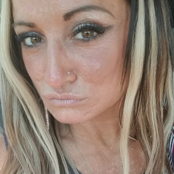 Meet your Posher, Malena - Picture 3 of 8